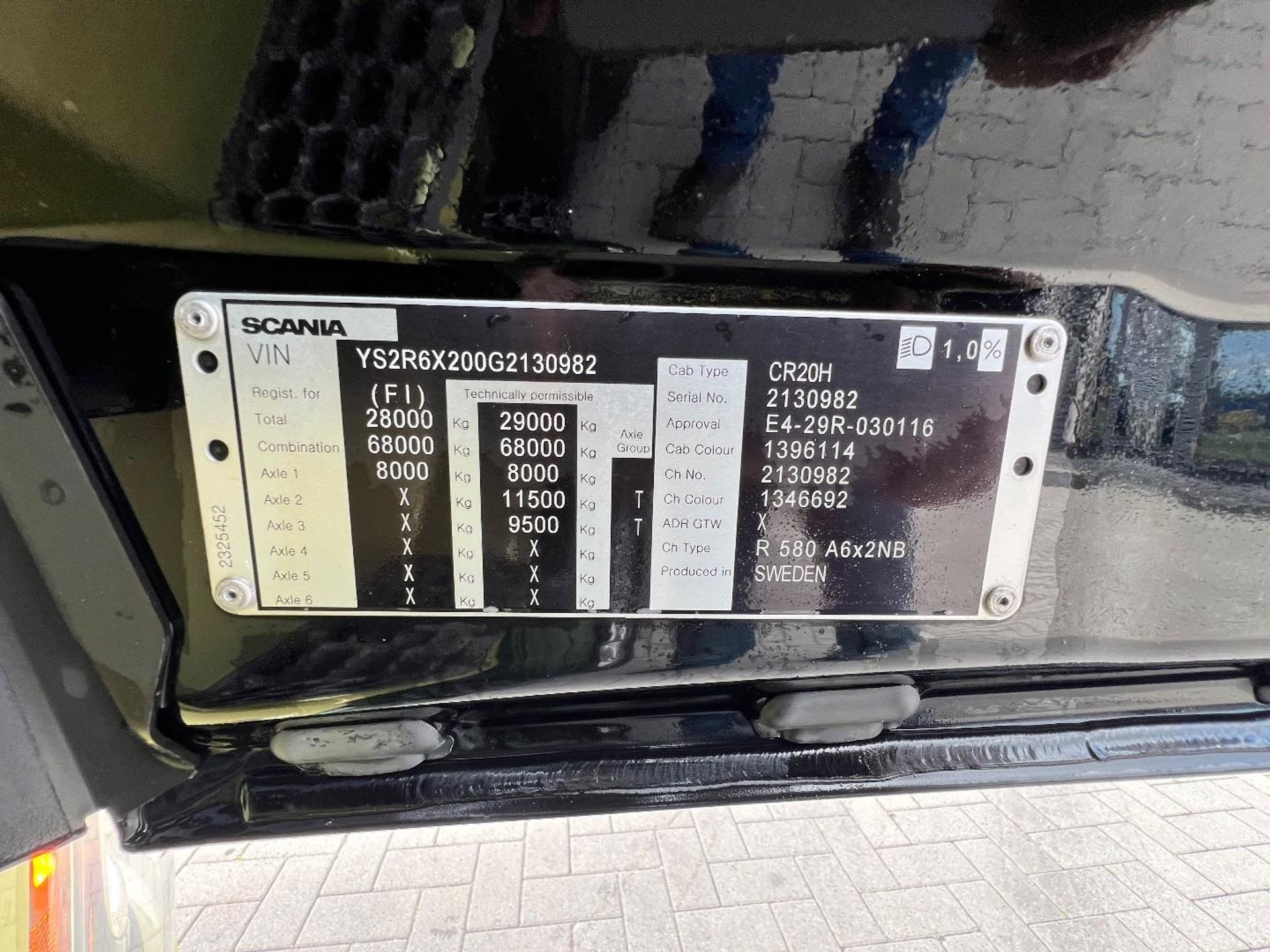 54134657-24.jpg