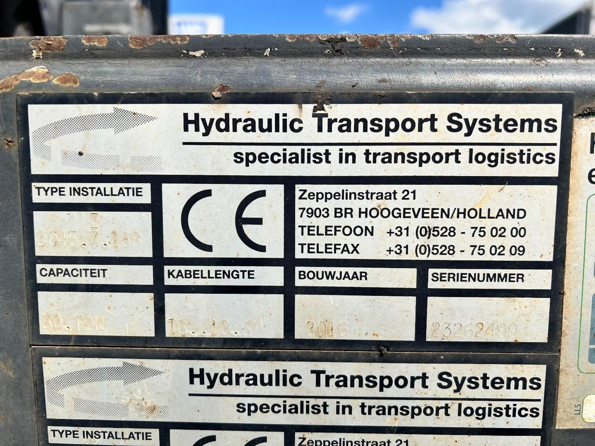 54694977-16.jpg