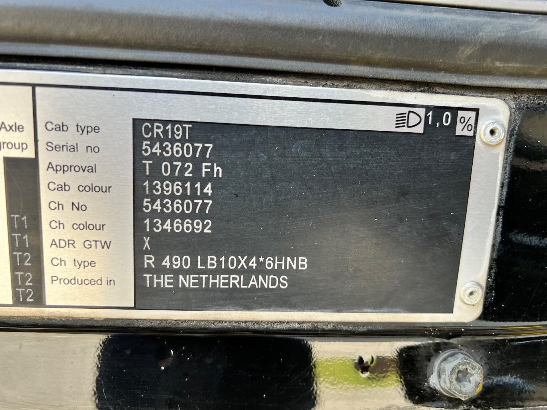 54694977-36.jpg