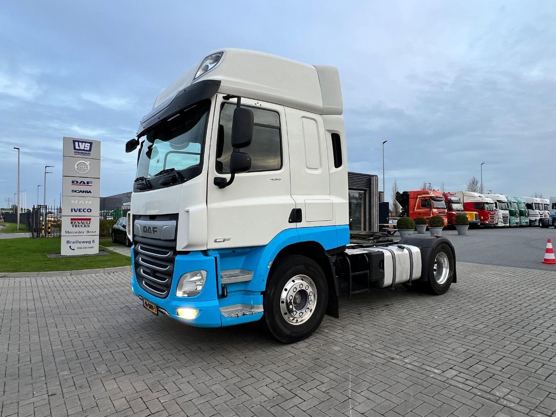49142910-1.jpg