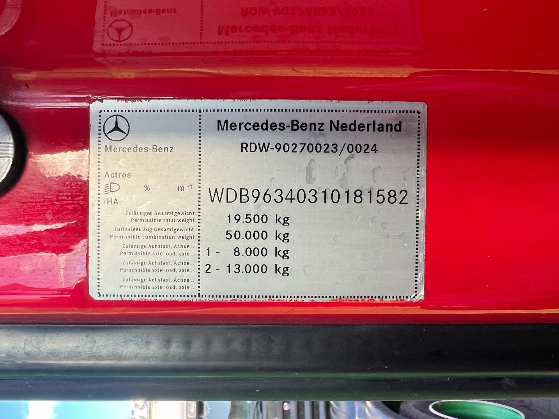 53473874-15.jpg