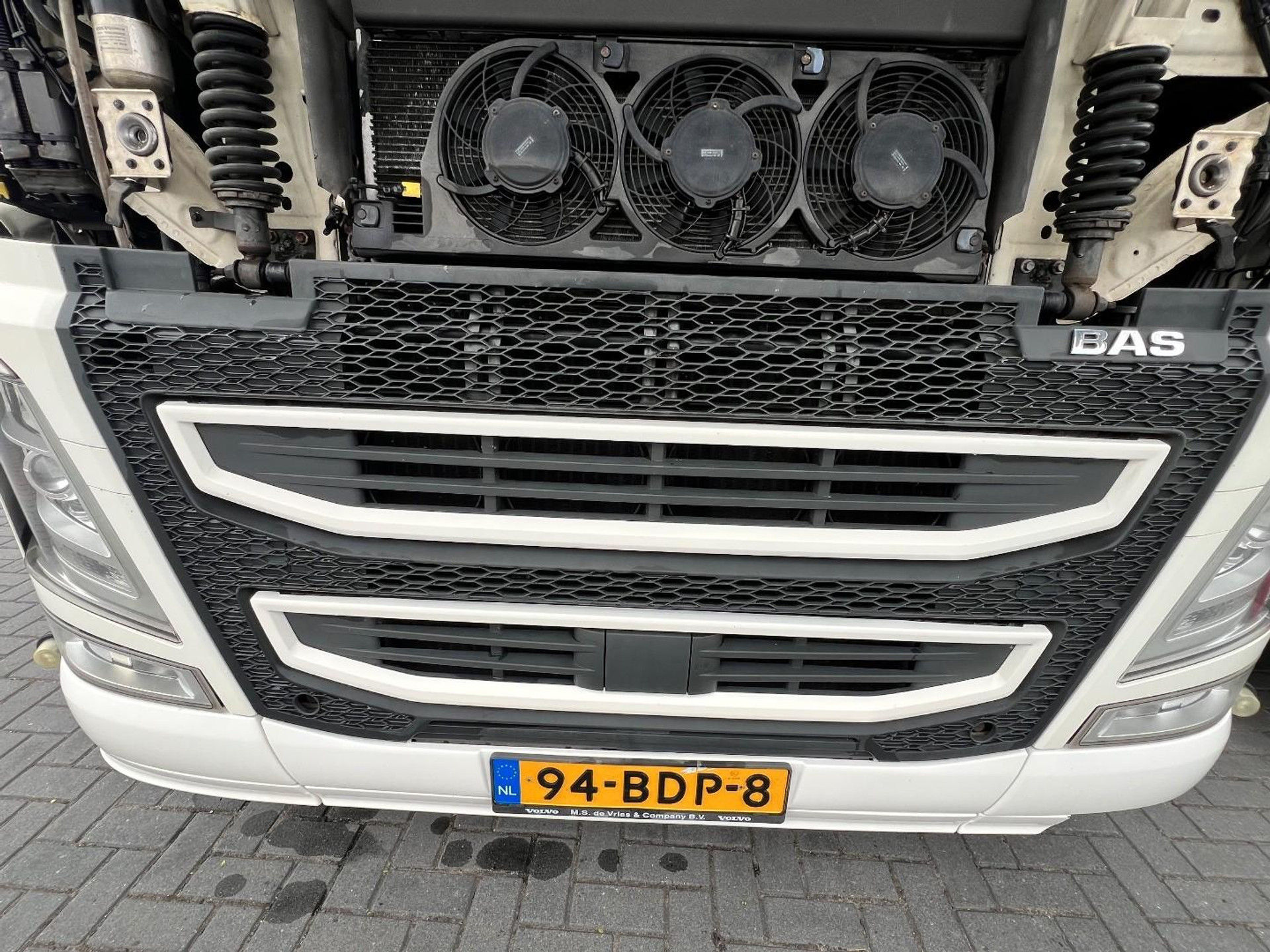 54836130-27.jpg