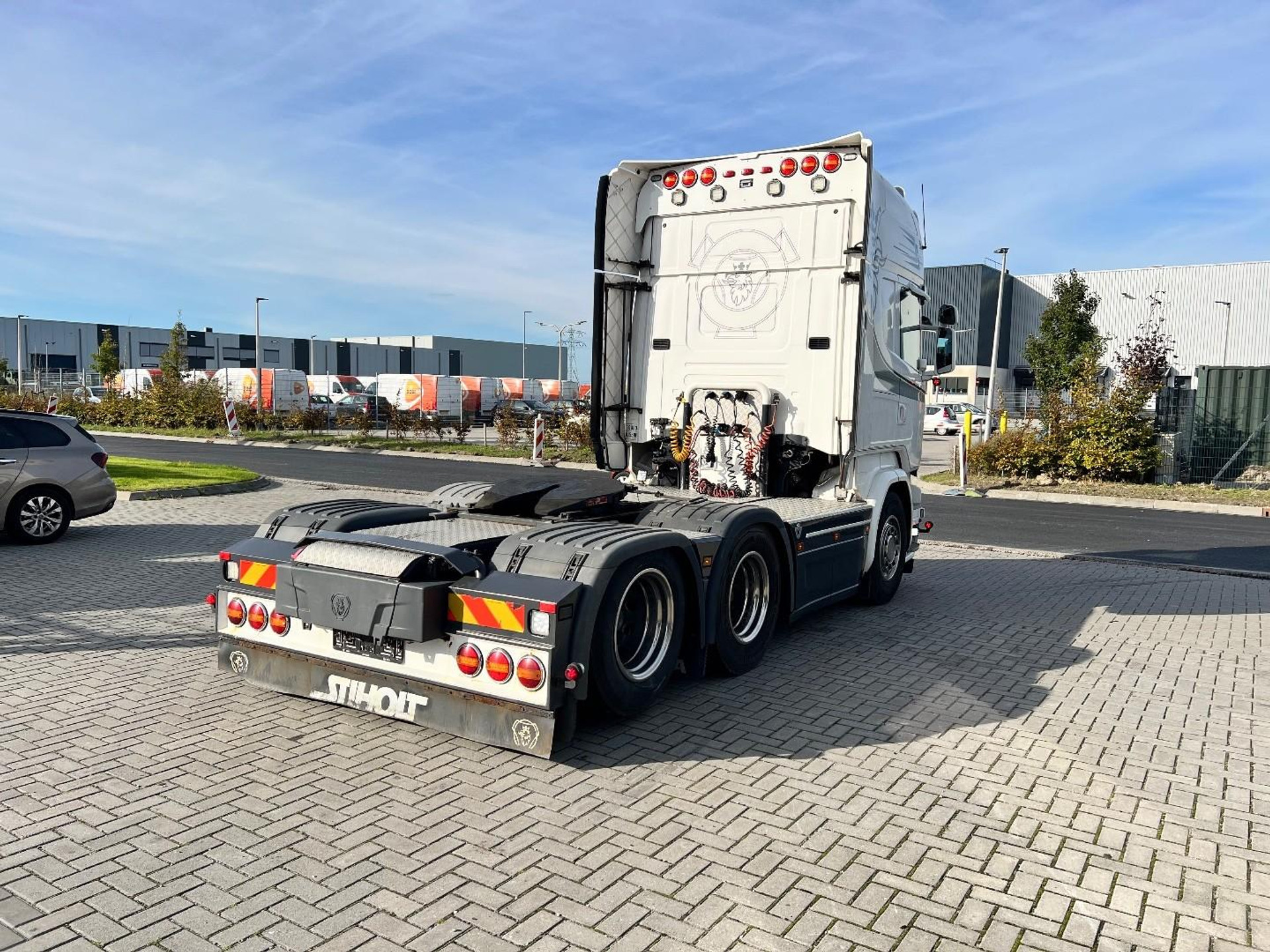57466158-5.jpg