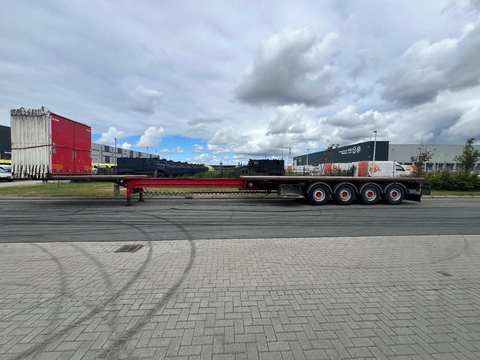 56038335-23.jpg