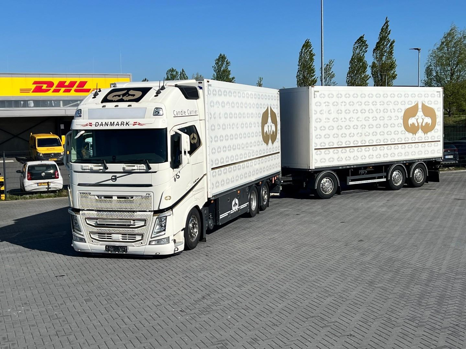 53164048-23.jpg