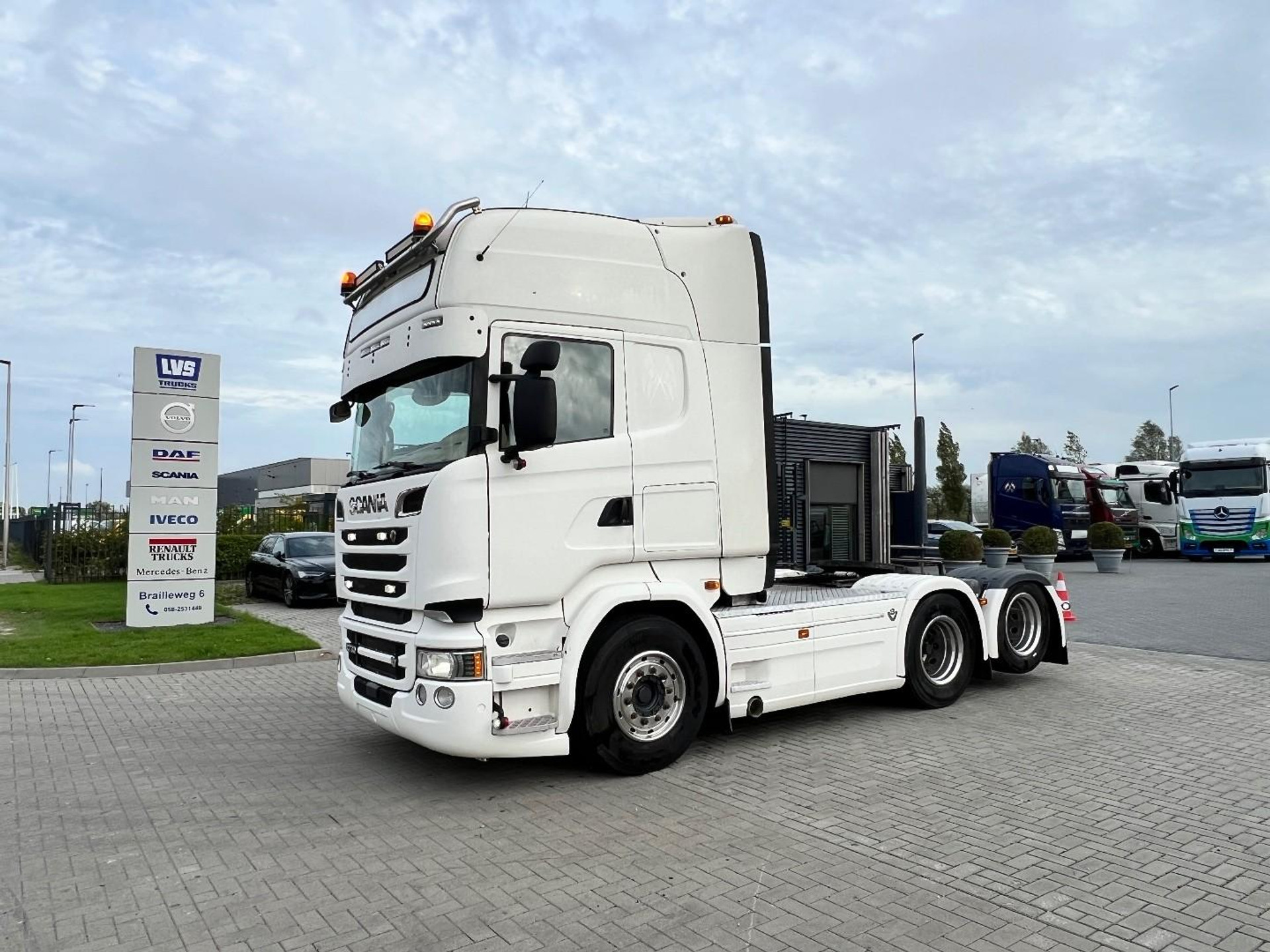56735124-1.jpg