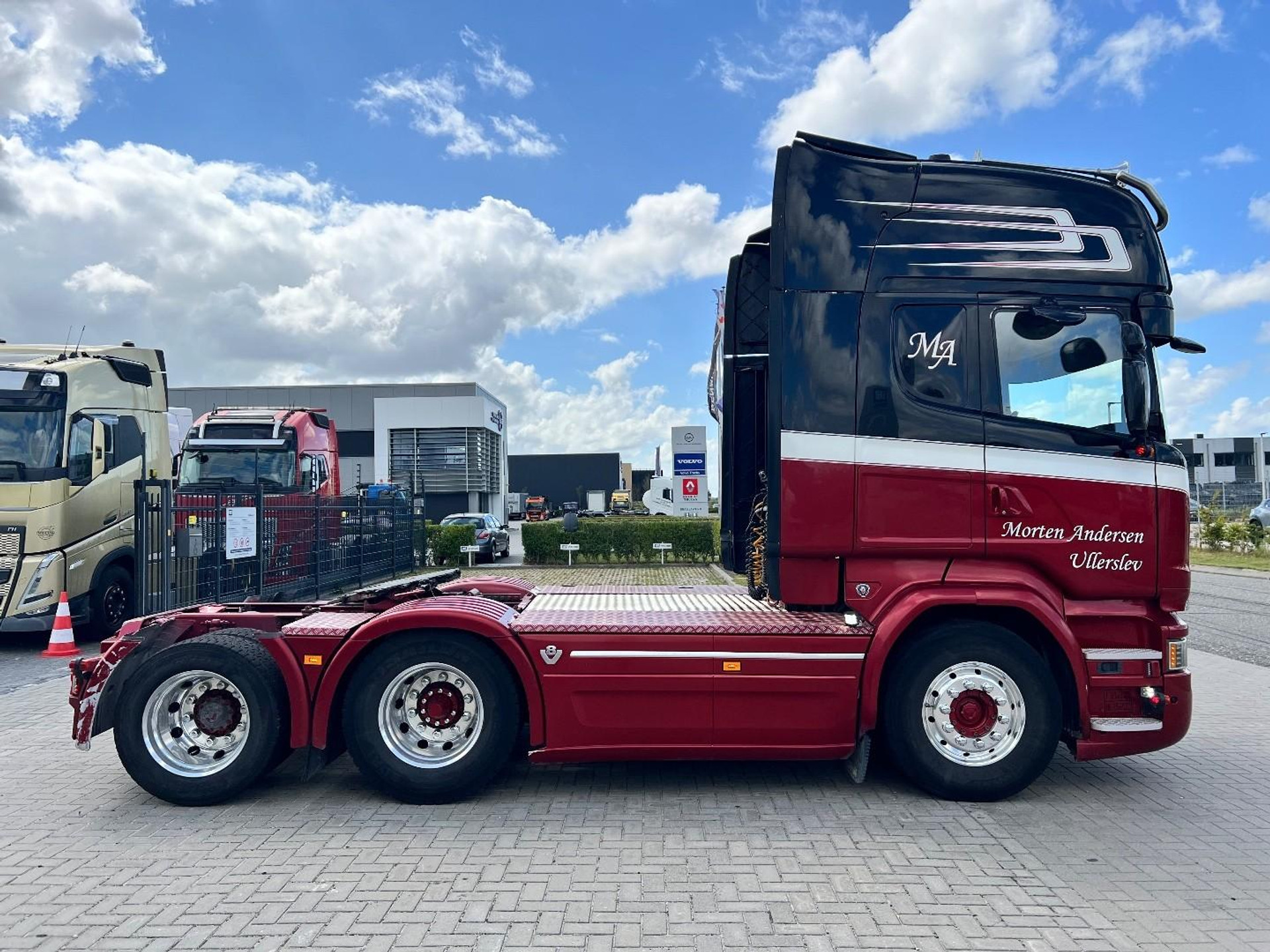55845953-4.jpg