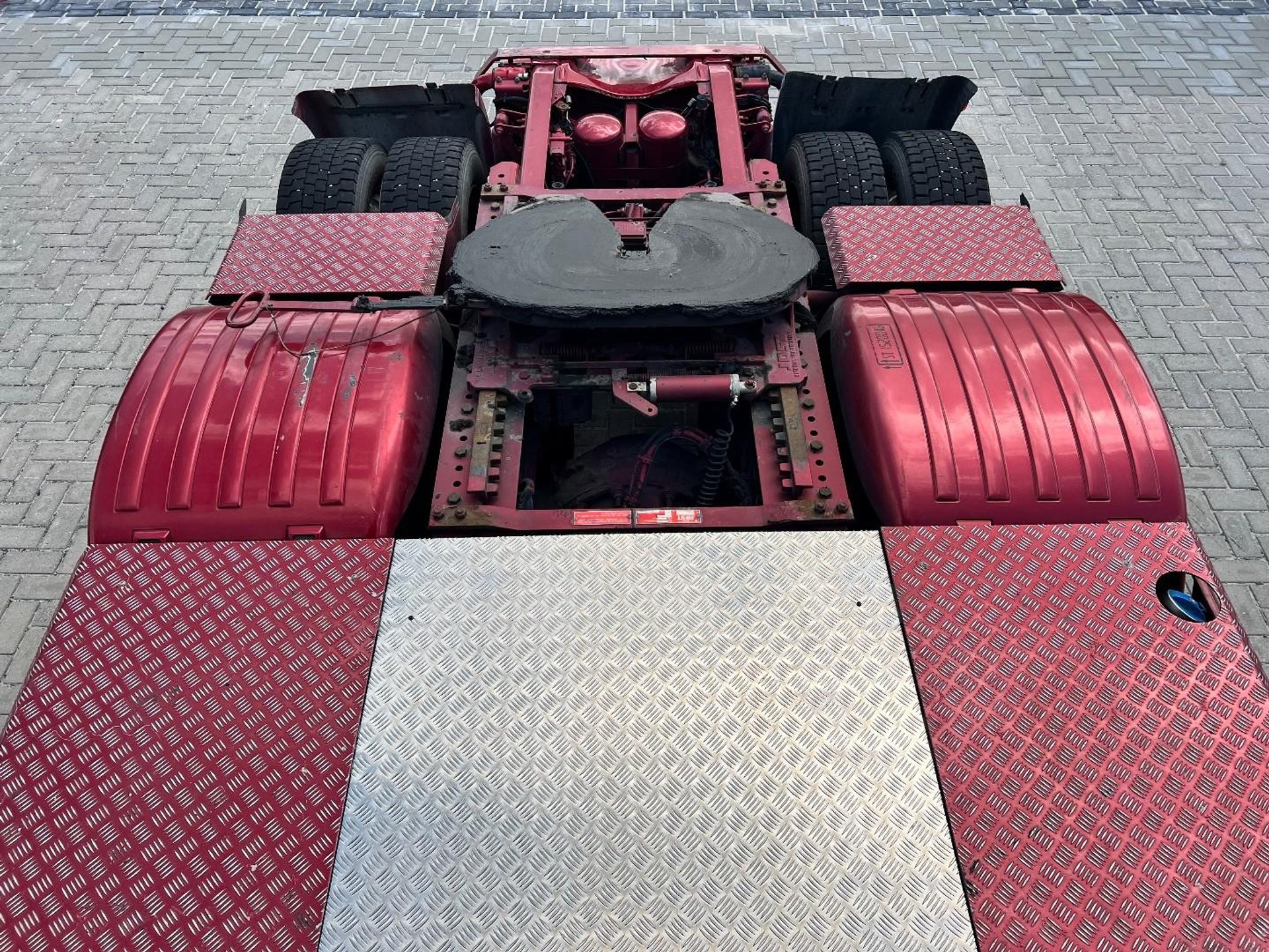 55845953-9.jpg