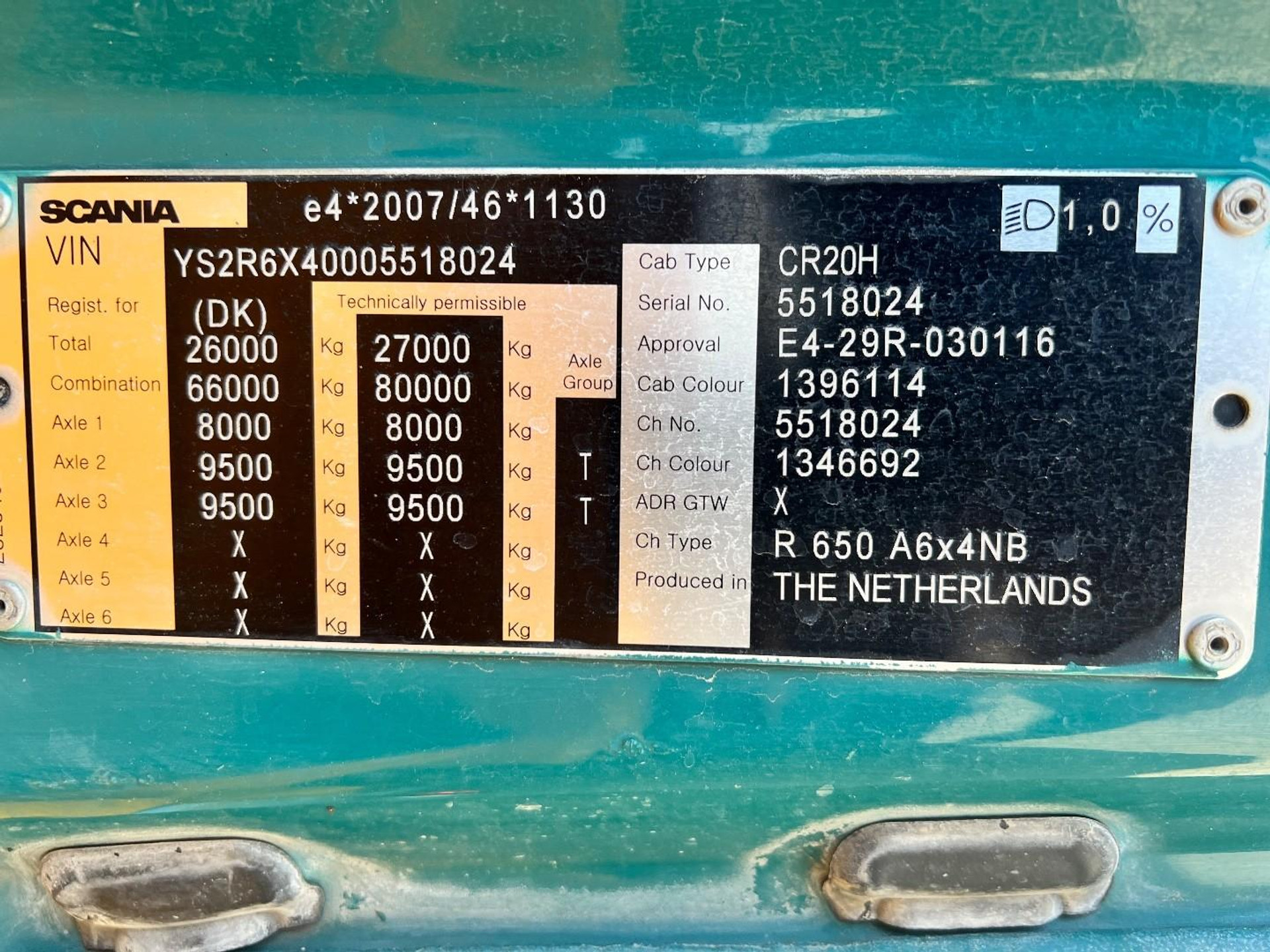 55524729-39.jpg