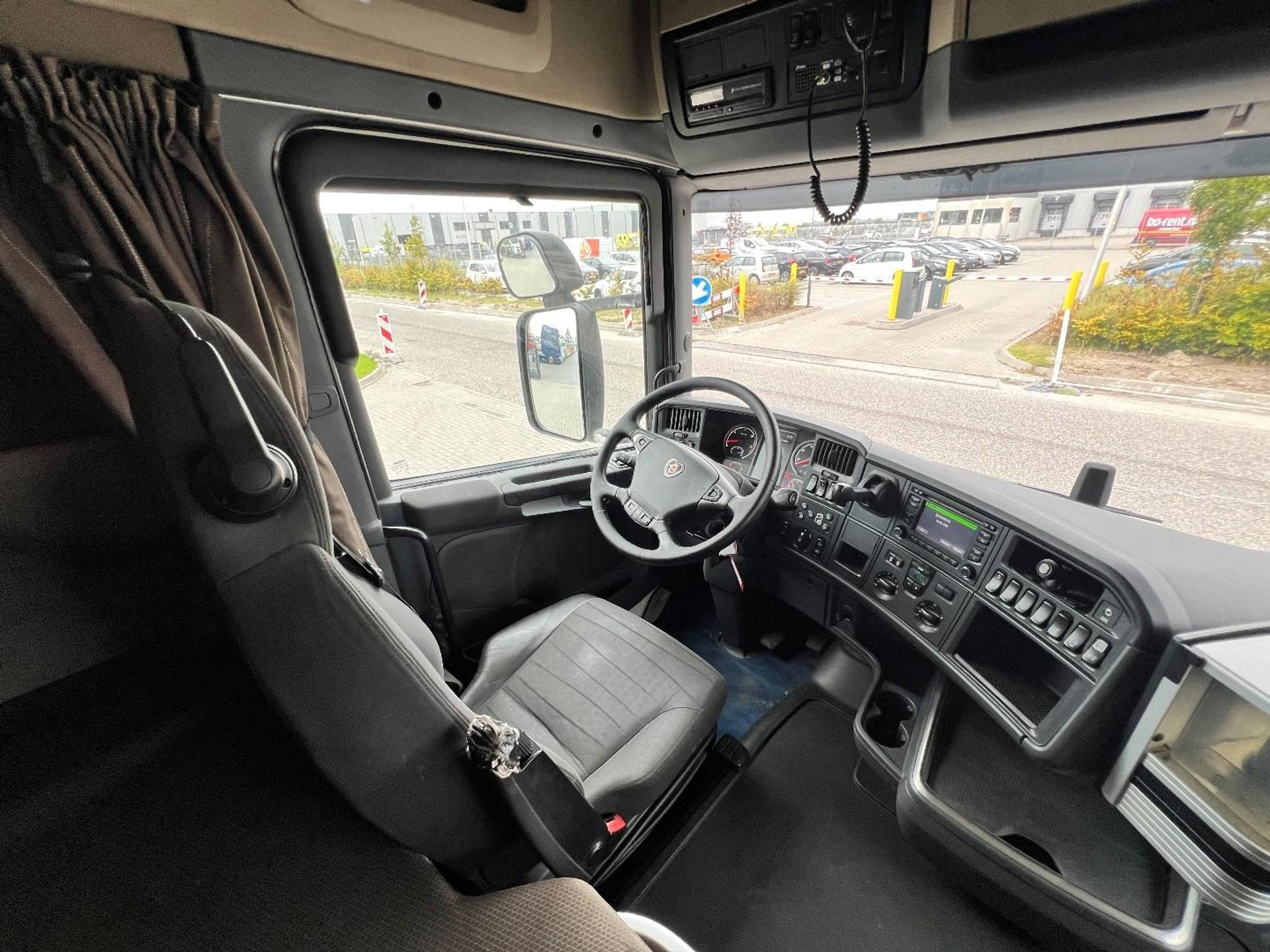 56934443-23.jpg