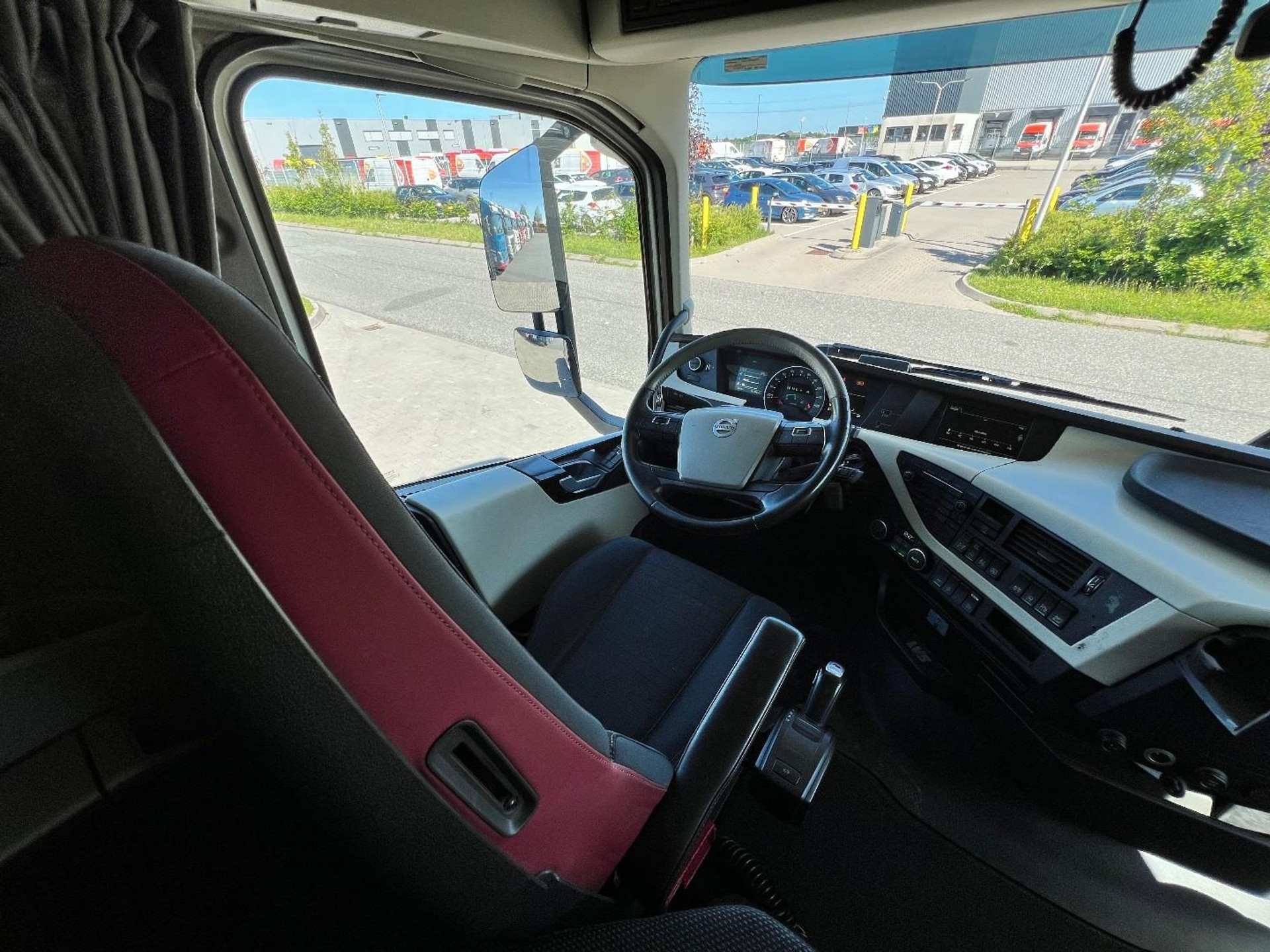 53741628-32.jpg